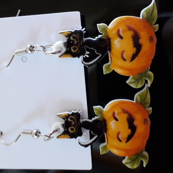 SO ADORABLE!  Halloween Earrings! - Picture 3 of 3